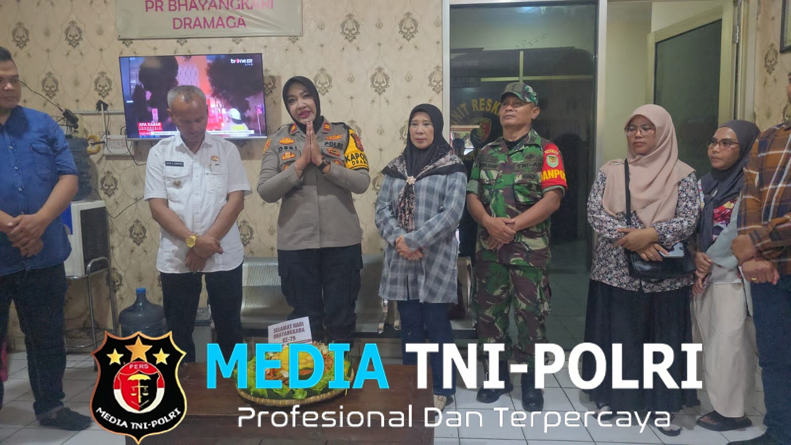 Geruduk Polsek Dramaga Camat Beserta Perangkat Kecamatan Dramaga Beri Ucapan Dalam Rangka HUT Bhayangkara ke-79 Tahun 2025