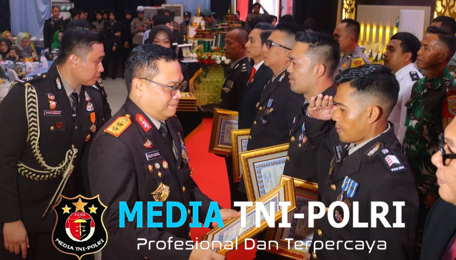 Kapolda Lampung Berikan Penghargaan kepada 4 Personel Unit Pol Satwa yang Ungkap Kasus Curanmor dan Narkoba