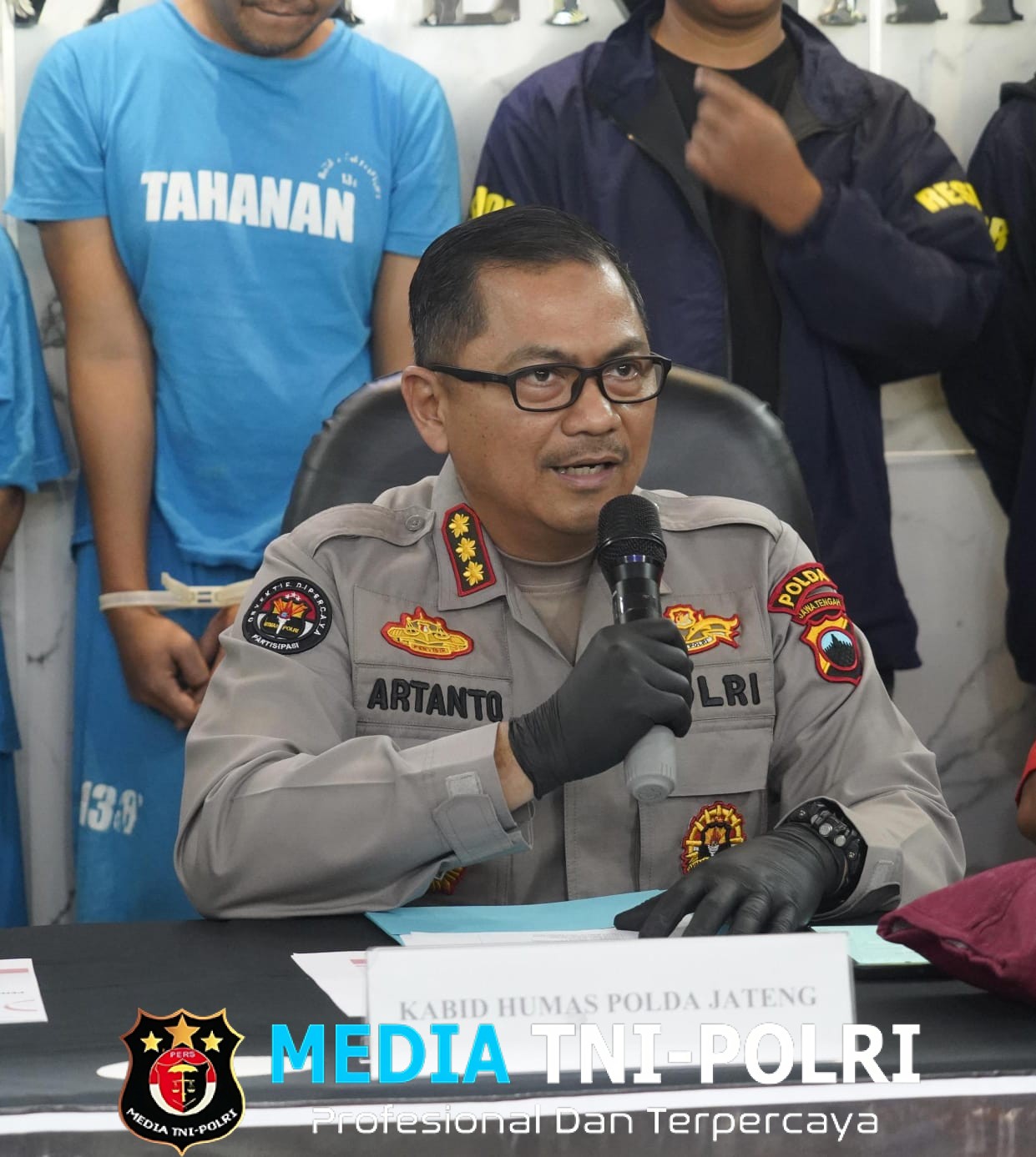 Polda Jateng Gelar Konferensi Pers Ungkap Kasus Pembunuhan Wanita di Demak dan Kawanan Perampok Spesialis Bobol Minimarket di Kendal