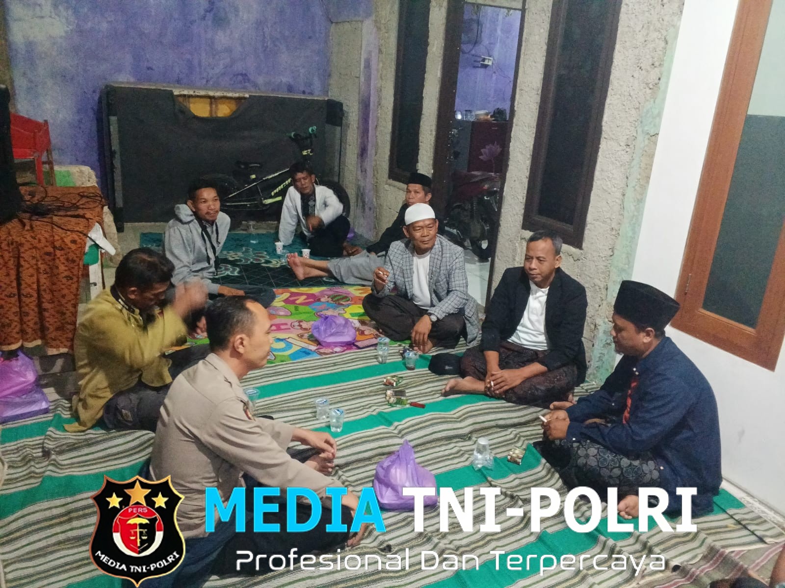 Cegah Kriminalitas Bhabinkamtibmas Desa Cibuntu Aktif Sambang Warga, Sampaikan Pesan Kamtibmas