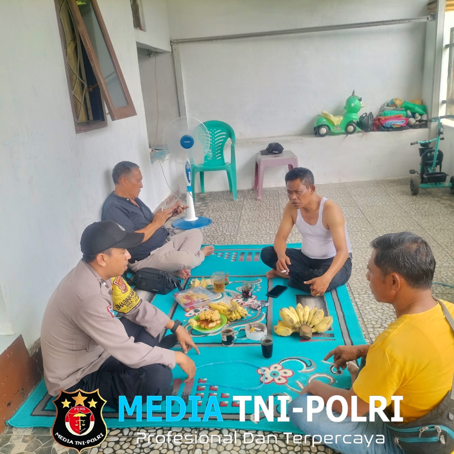 Jalin Silaturahmi Bhabinkamtibmas Polsek Dramaga  Sambang Warga Desa Ciherang Beri Himbauan Kamtibmas