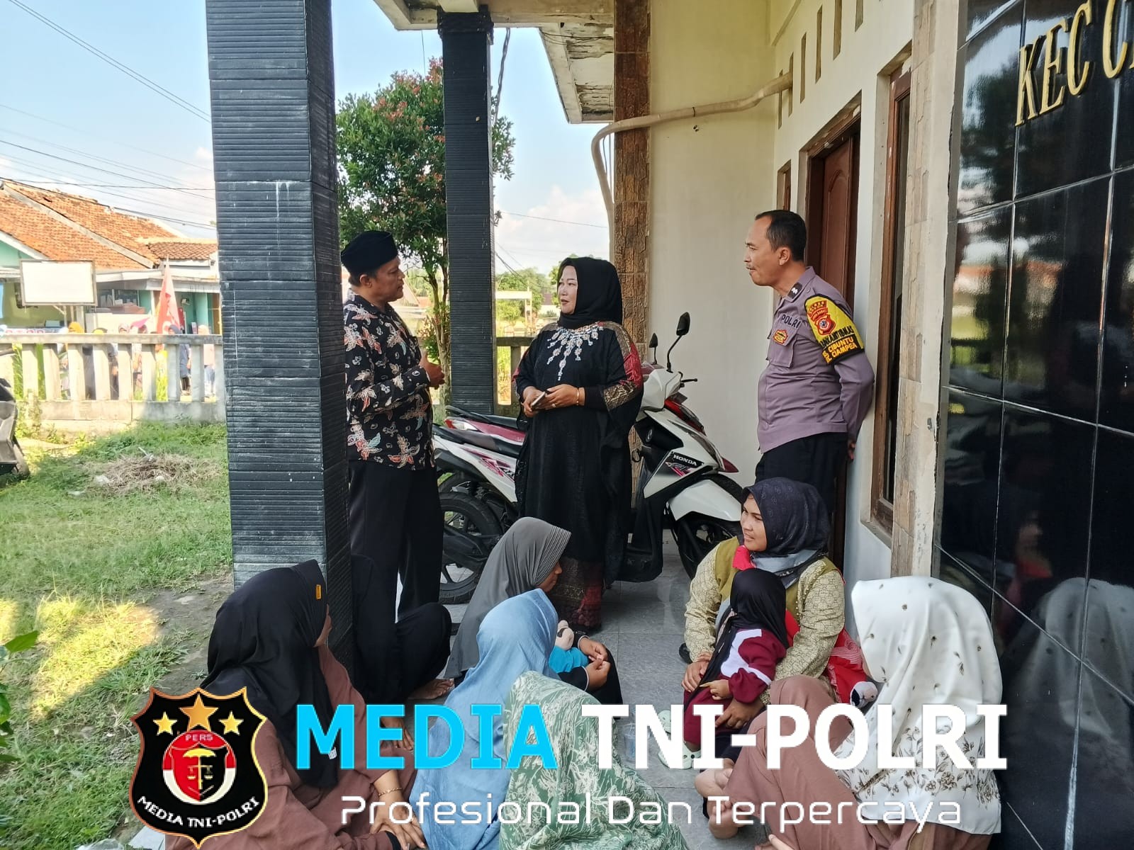 Bhabinkamtibmas Polsek Ciampea Laksanakan Kontrol Sambang Warga di Desa Cibuntu, Sampaikan Himbauan Kamtibmas