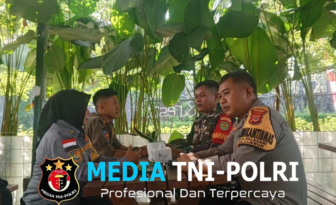 Sinergitas TNI-Polri, Bhabinkamtibmas dan Babinsa Sambangi Warga Desa Palasari Sampaikan Himbauan Kamtibmas dan Edukasi TPPO
