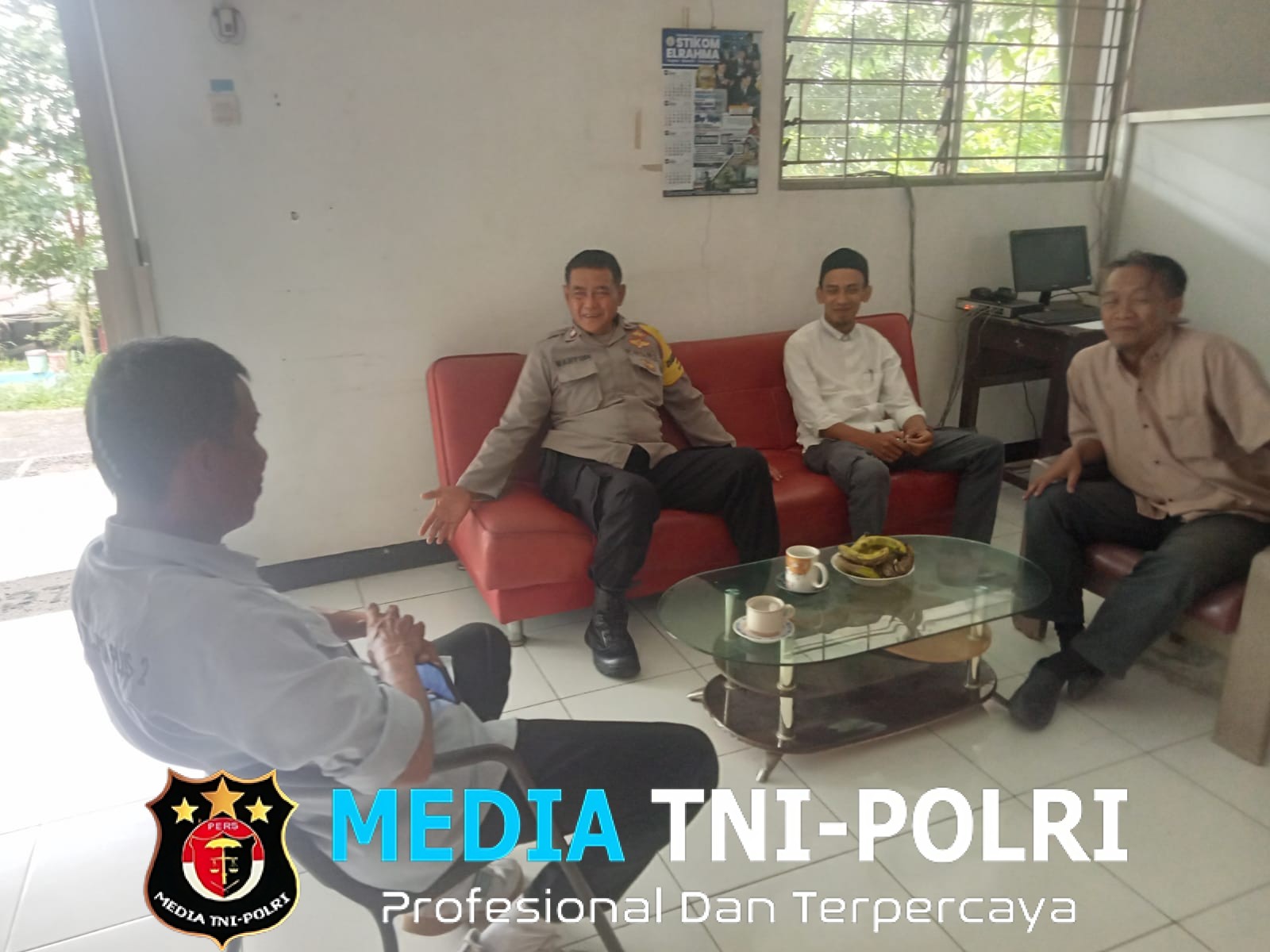 Cegah Tawuran  Bhabinkamtibmas Polsek Ciawi Sambangi SMK Wijaya Plus, Sampaikan Pesan Kamtibmas 