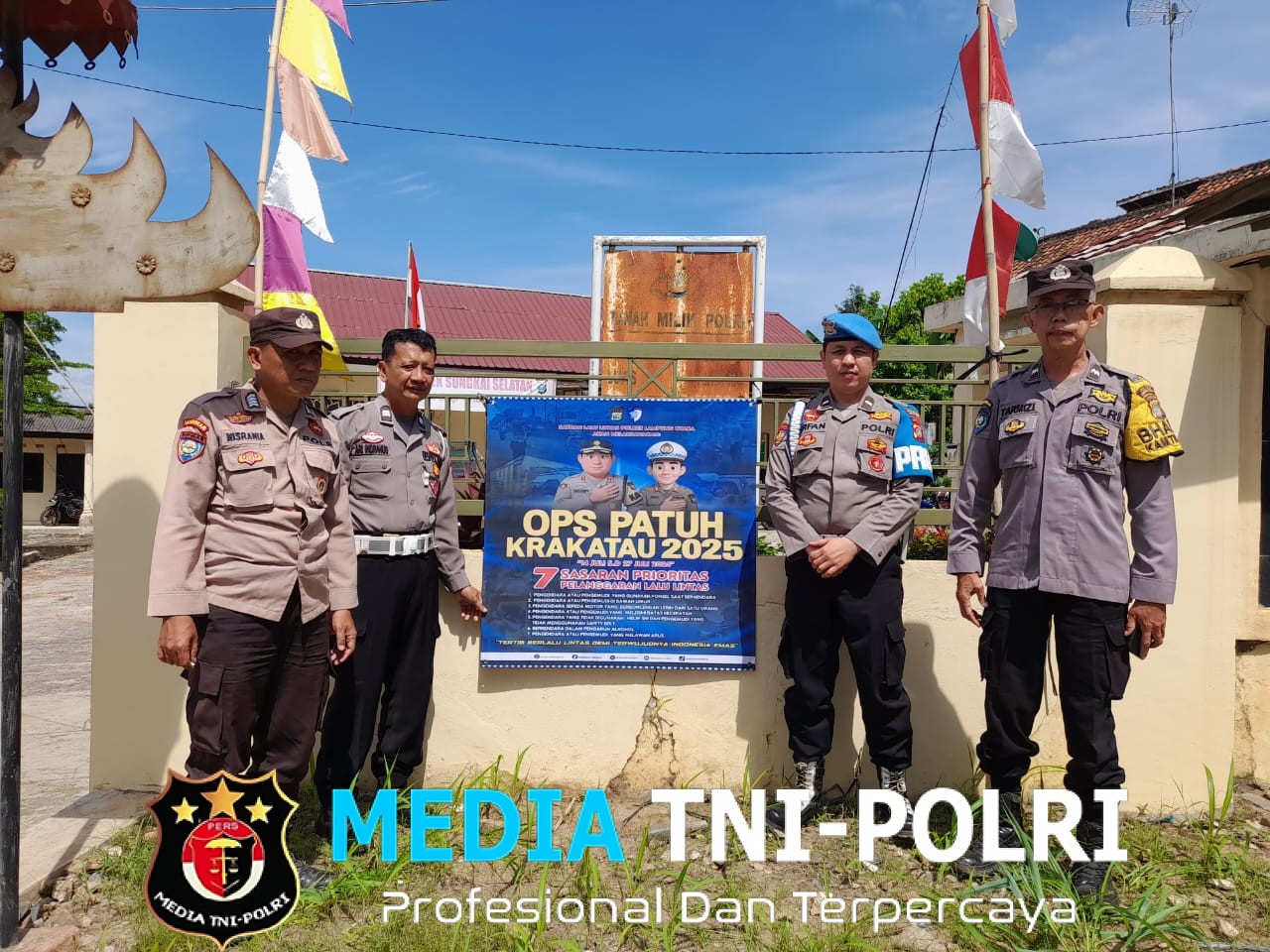 Ops Patuh Krakatau 2025, Jajaran Polres Lampung Utara Pasang Banner Himbauan