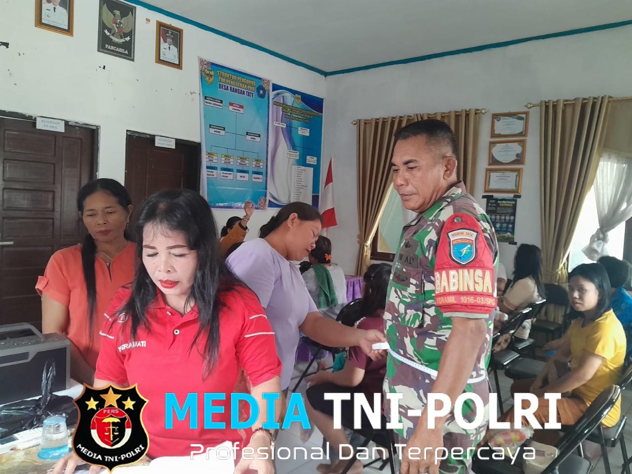 Dukung Kesehatan Warganya, Babinsa Koramil 1016-03/Sepang Dampingi Kegiatan Posyandu Lansia