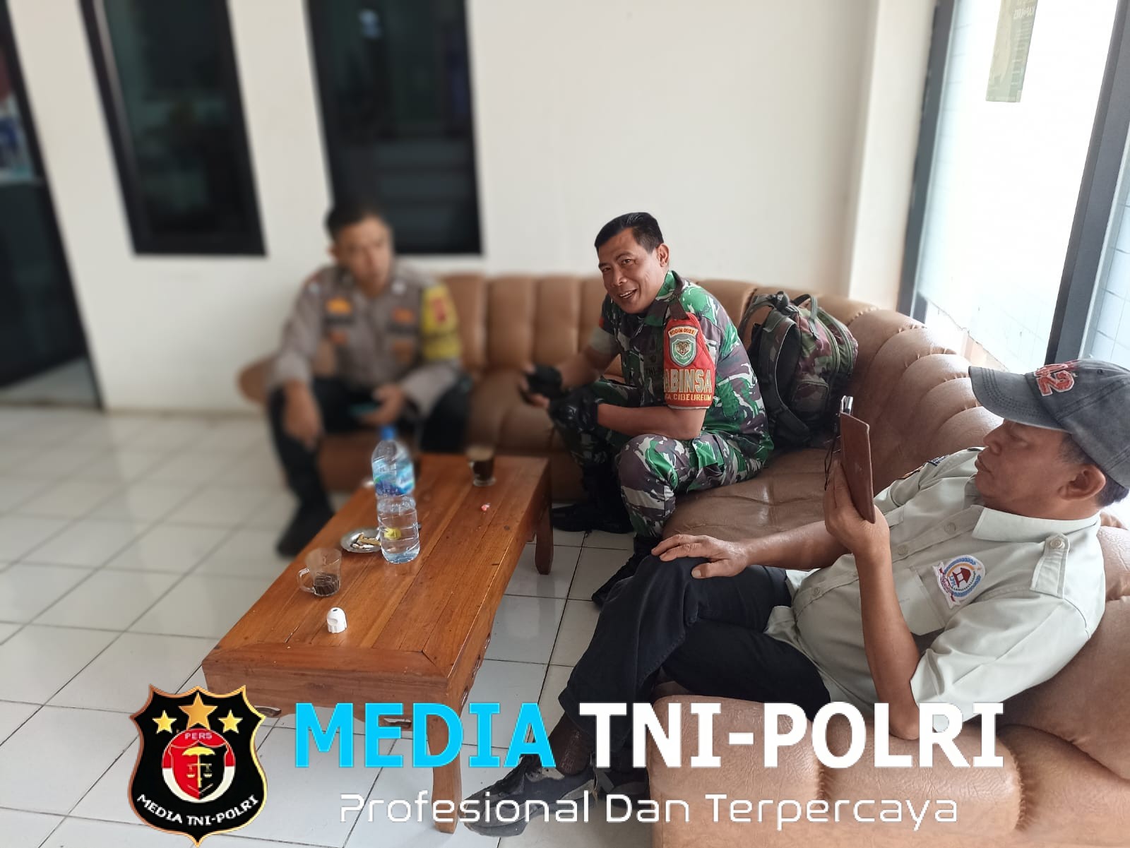 Sinergitas TNI-Polri Wujudkan Kamtibmas di Desa Cibeureum Cisarua