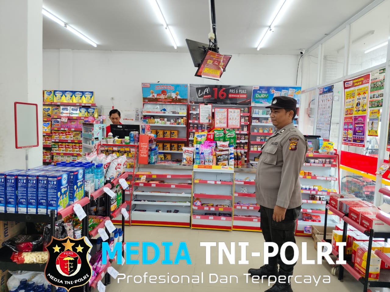 Patroli Dialogis Upaya Humanis Polsek Air Besar Wujudkan Lingkungan Aman