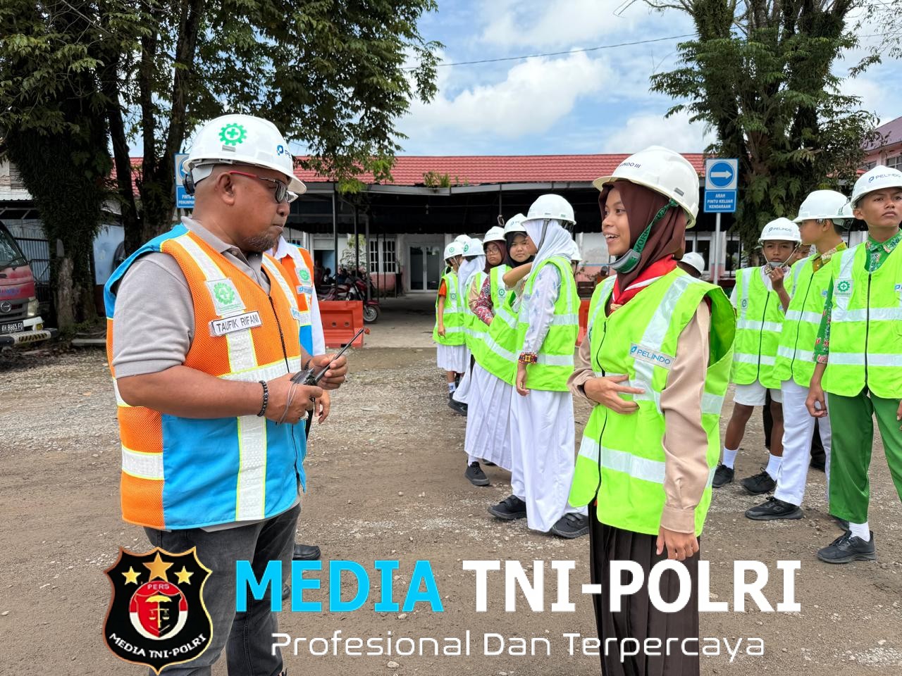 Siswa SMP Negeri 1 Sampit Antusias Kunjungi Pelindo Regional 3 Cabang Sampit