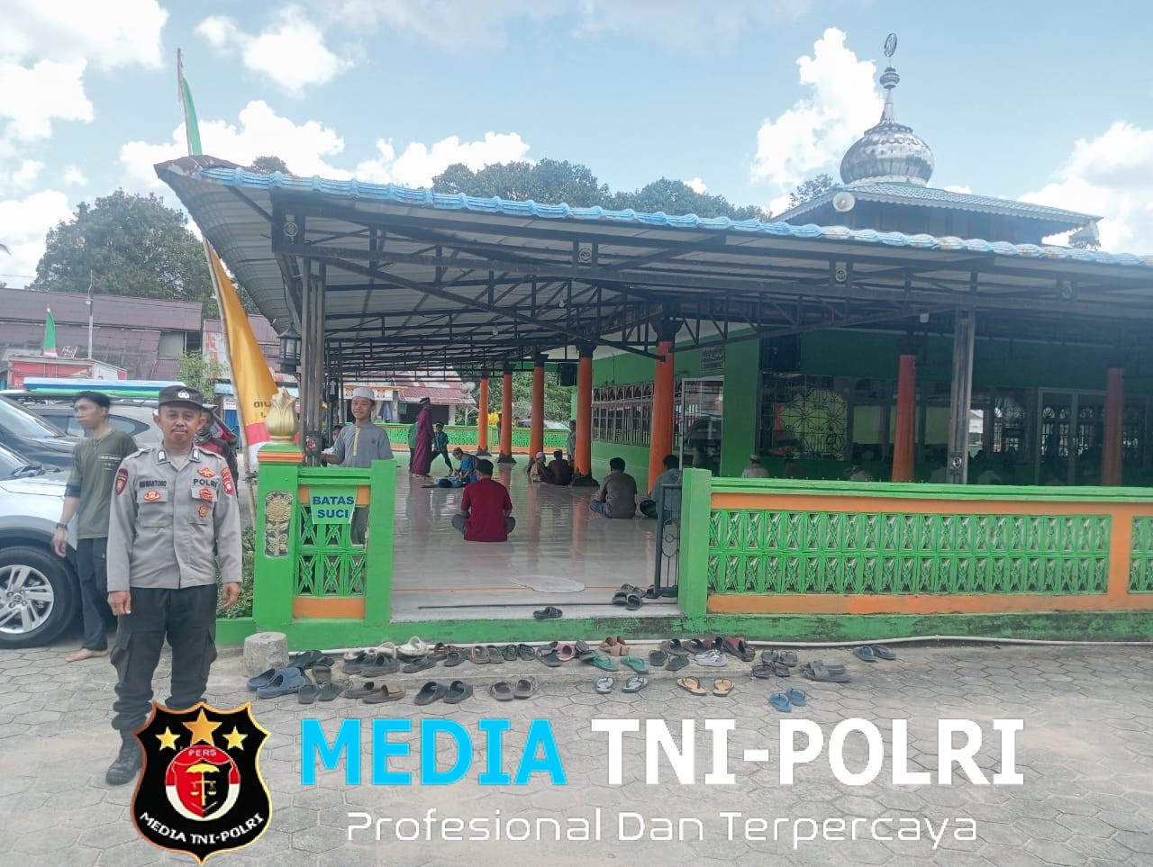 Polsek Mempawah Hulu Laksanakan Pengamanan Shalat Jumat