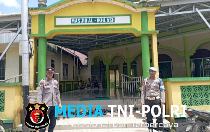 Samapta Polsek Menyuke Lakukan Pengamanan Sholat Pada Hari Jum’at