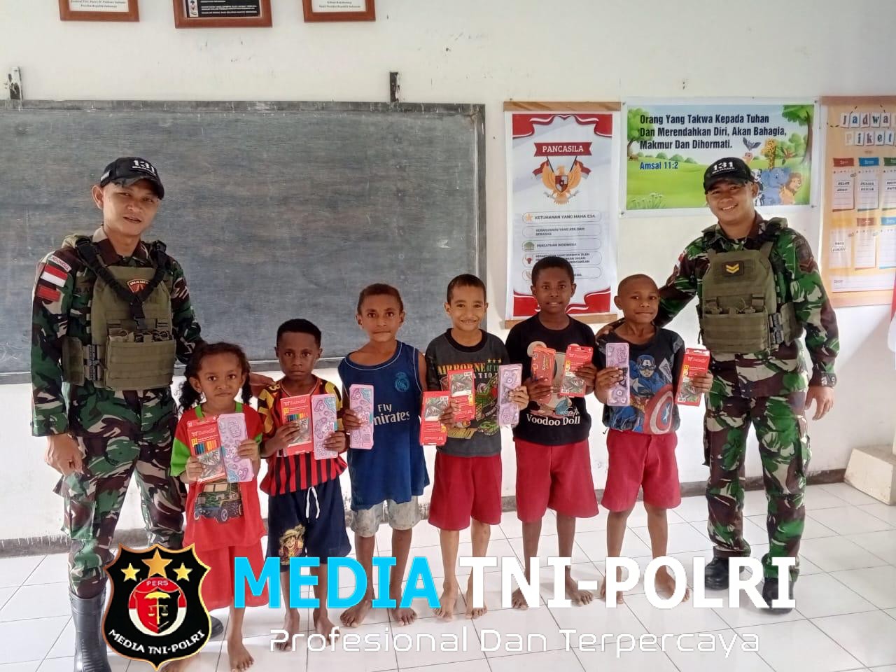 Lestarikan Budaya Gotong Royong Sejak Dini Bersama Satgas Yonif 131/Brajasakti Di Perbatasan Papua