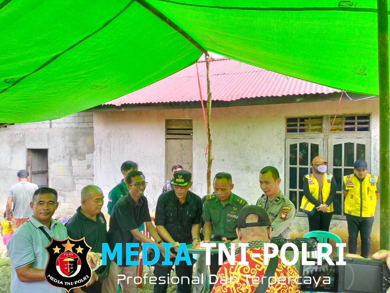 Ritual Adat Baremah Warnai Pembongkaran dan Pembangunan Jembatan di Desa Keranji Paidang