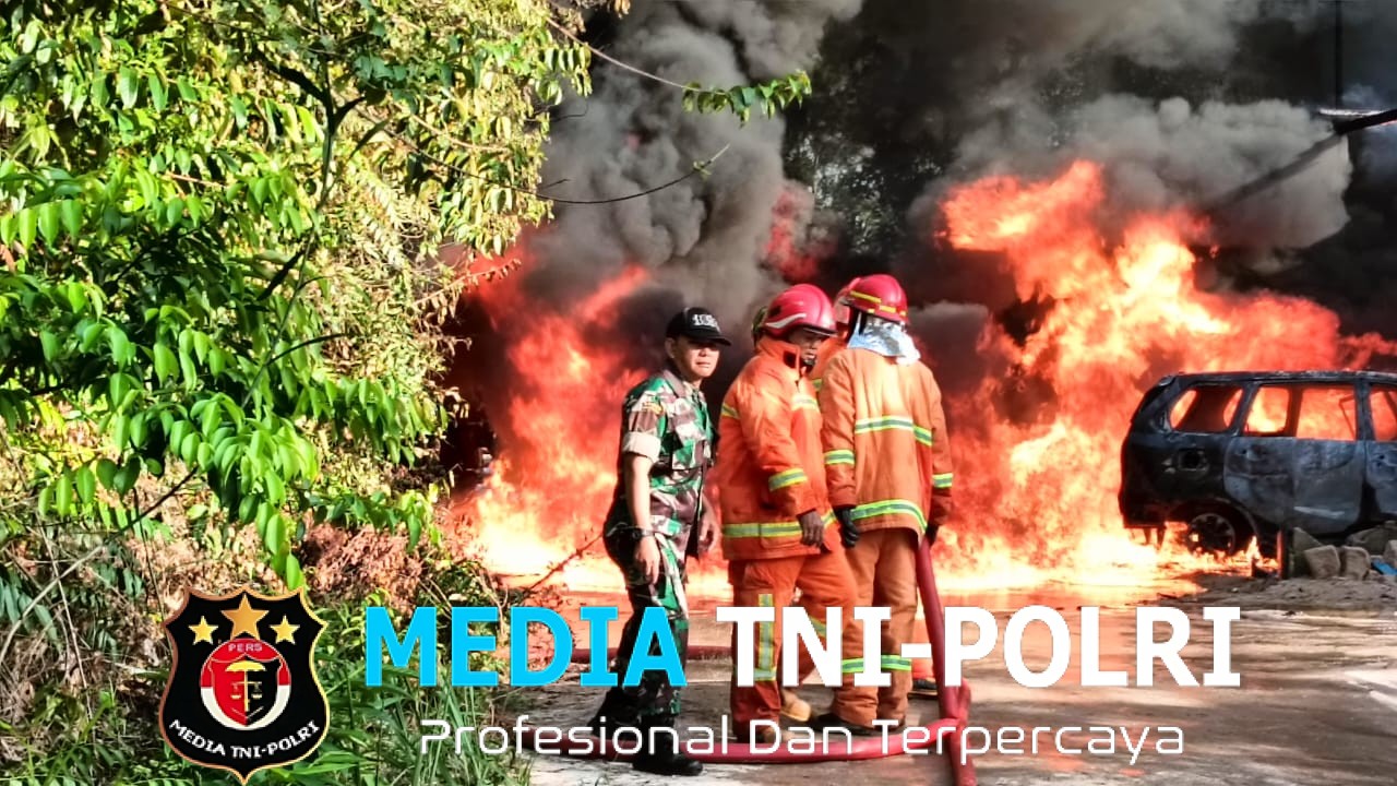 Si Jago Merah Hanguskan 1 Rumah dan 2 Unit Mobil, Babinsa 1015-04/Baamang Bantu Memadamkan Kebakaran