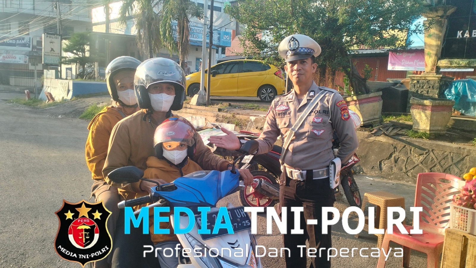 Operasi Patuh, Polisi Sosialisasikan Tertib Lalu Lintas di Simpang Pasar Induk Pringsewu