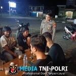 Menyapa Warganya, Petugas Di Saat Patroli Siang Berikan Himbauannya