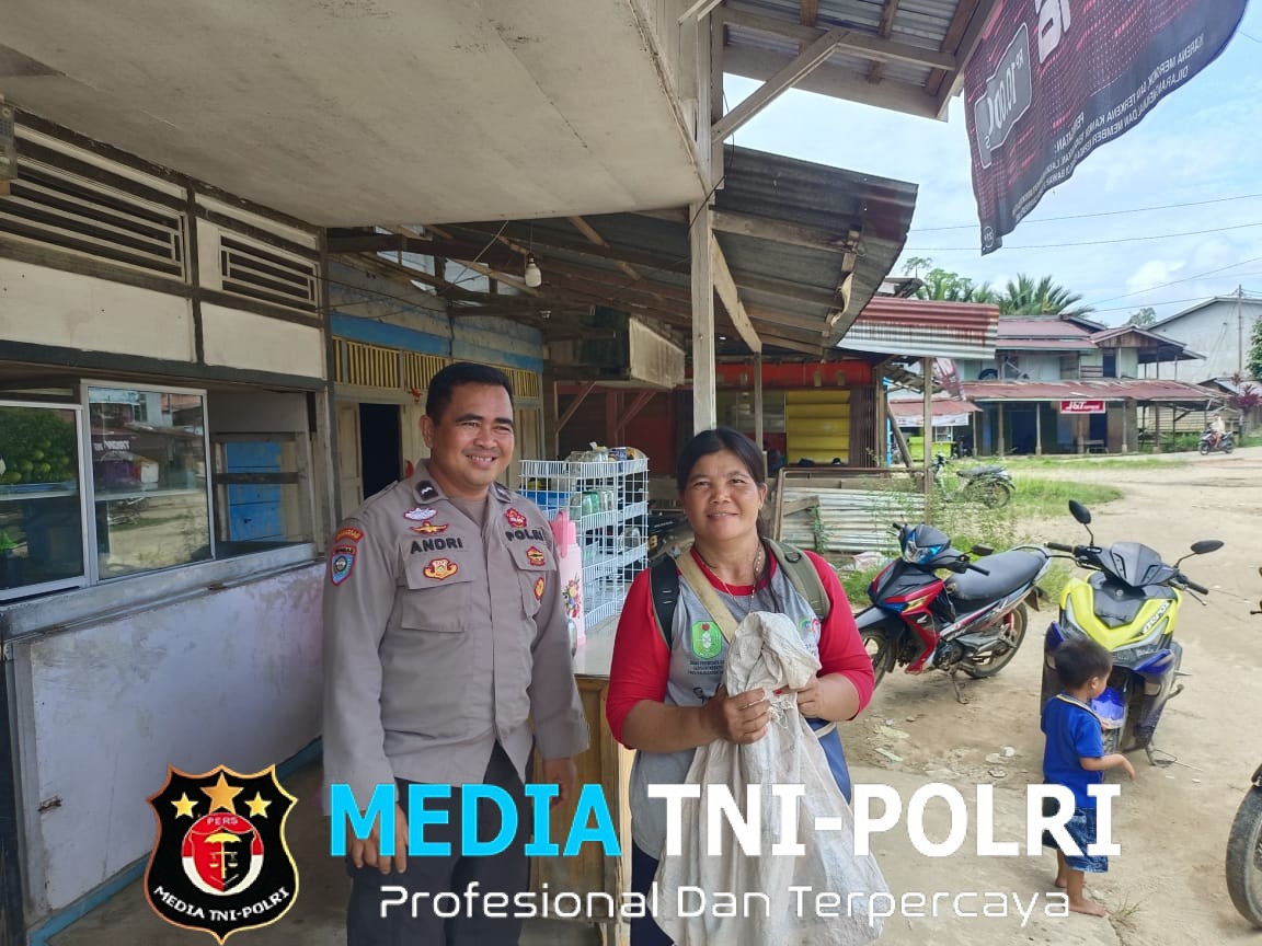 Dengan Sambang Dialogis Kanit Binmas Polsek Kuala Behe Sampaikan Pesan Kamtibmas Kepada Masyarakat