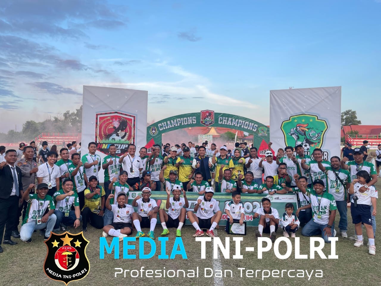 Penutupan Sepak Bola HNR Cup 1 tahun 2025 Disaksikan Ribuan Penonton di Stadion 29 Nopember Sampit