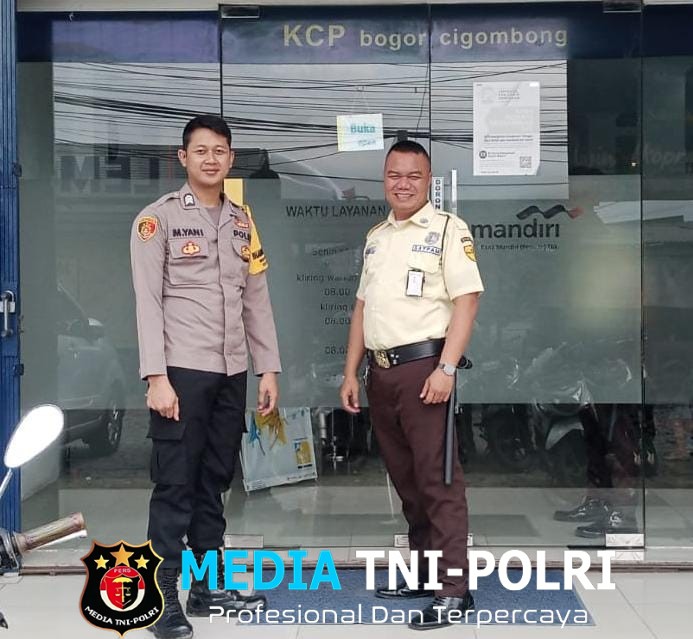 Wujudkan Kamtibmas Aman Bhabinkamtibmas Polsek Cijeruk Sambangi Warga Desa Cigombong 