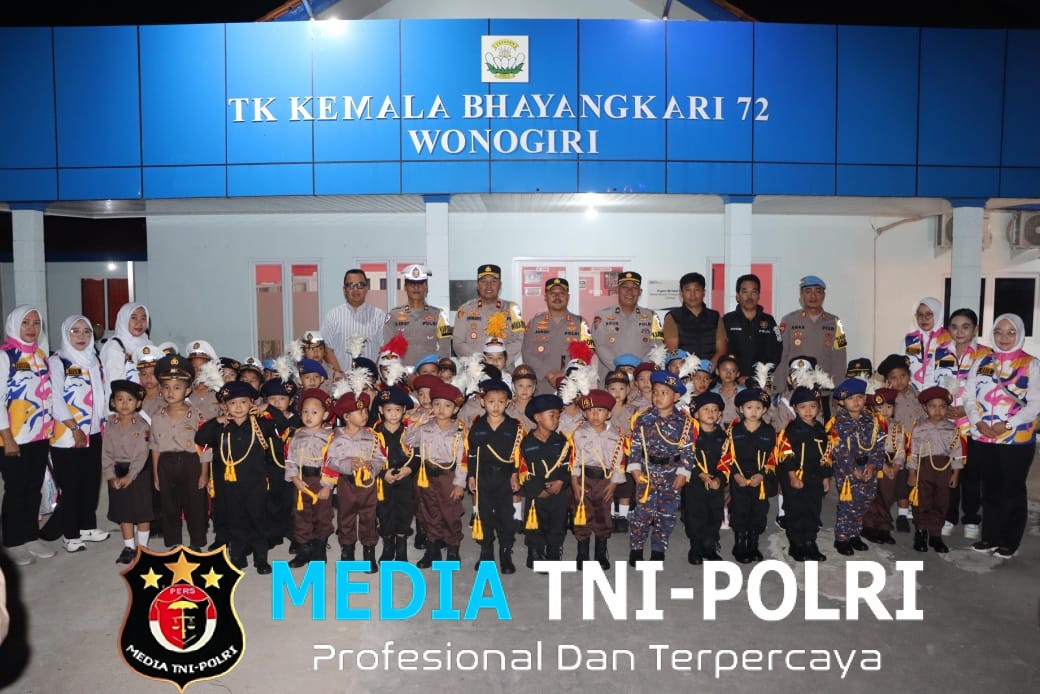 Polres Wonogiri Dukung Kegiatan Nasional Siswa TK Kemala Bhayangkari 72 Ikut Sambut Kedatangan Presiden RI di Kartasura