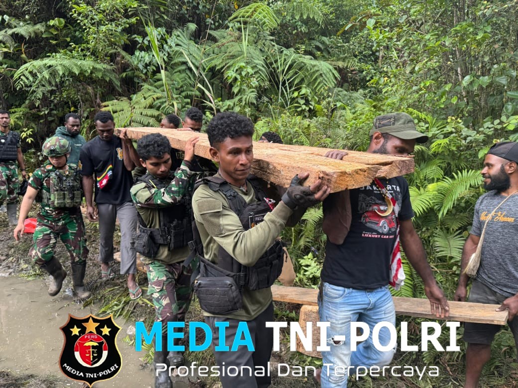 TNI dan Warga Tak Menyerah Jembatan yang Dirusak OPM Kini Jadi Simbol Keberanian