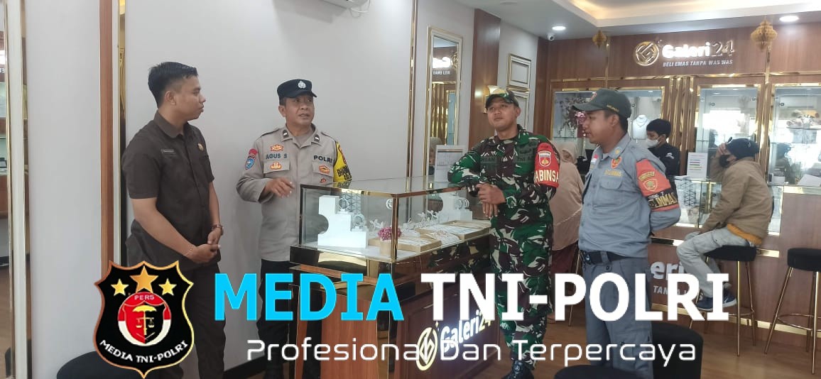Ciptakan Kondusifitas Wilayah, Babinsa dan Bhabinkamtibmas Serengan Gelar Patroli Siang