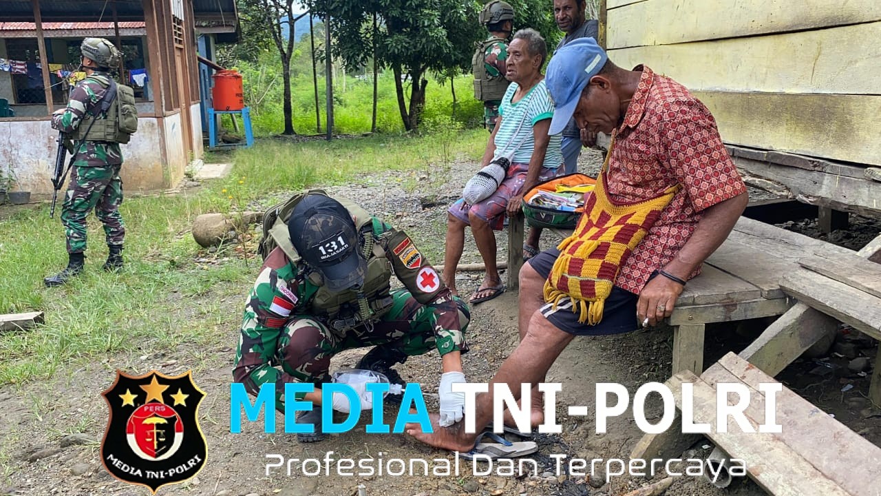 Satgas Yonif 131/Brajasakti Gelar Pelayanan Kesehatan Gratis di Kp. Kalibom