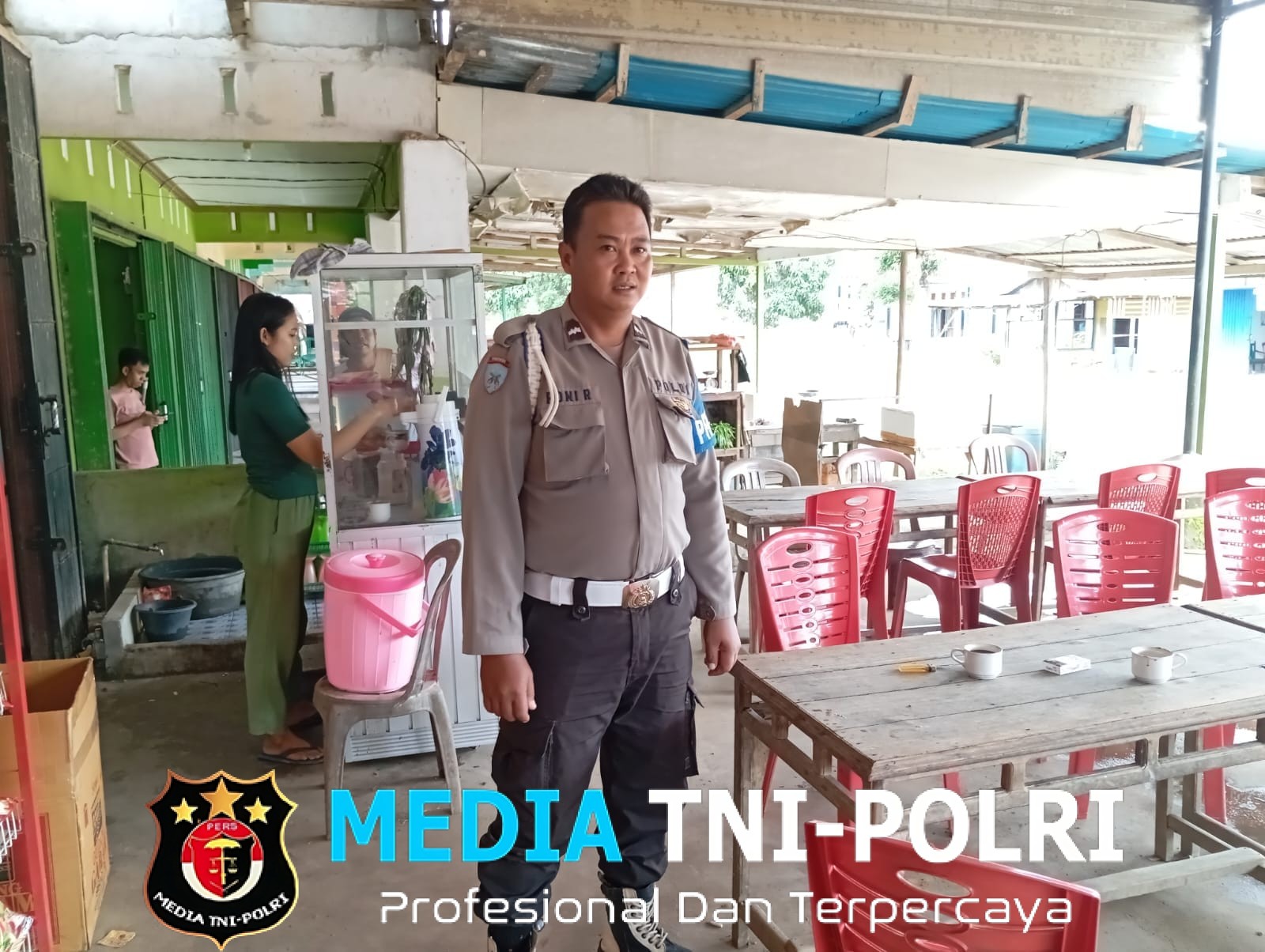 Petugas Laksanakan Patroli Dialogis Untuk Jaga Kamtibmas Di Wilkum Kecamatan Kuala Behe