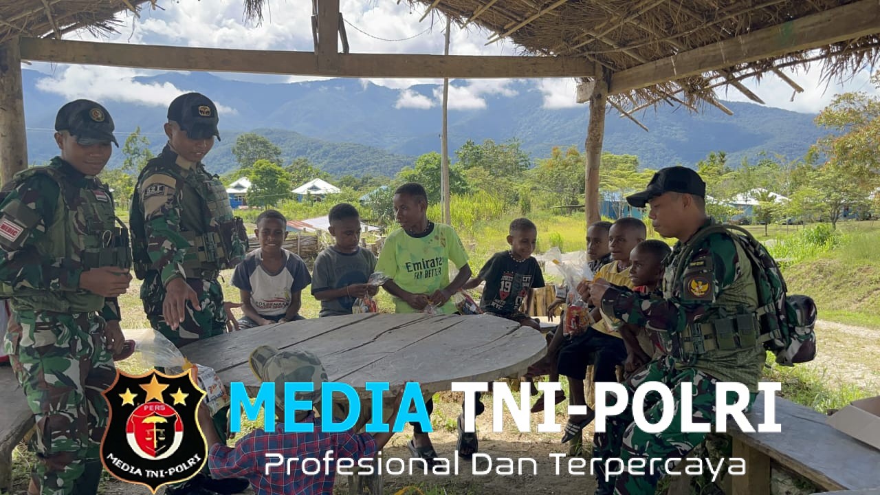 Berbagi Tebar Kebahagiaan Satgas Yonif 521/DY di Distrik Kobakma