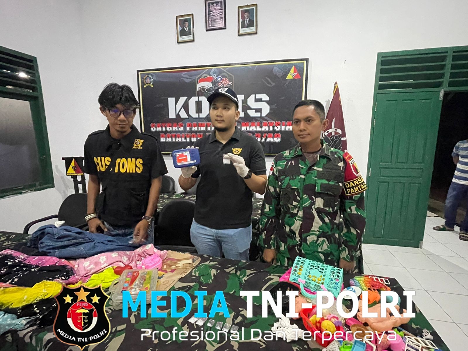 Satgas Pamtas Yonkav 3/AC Gagalkan Modus Licik Penyelundupan Narkotika dalam Paket Baju Bekas dan Mainan Anak