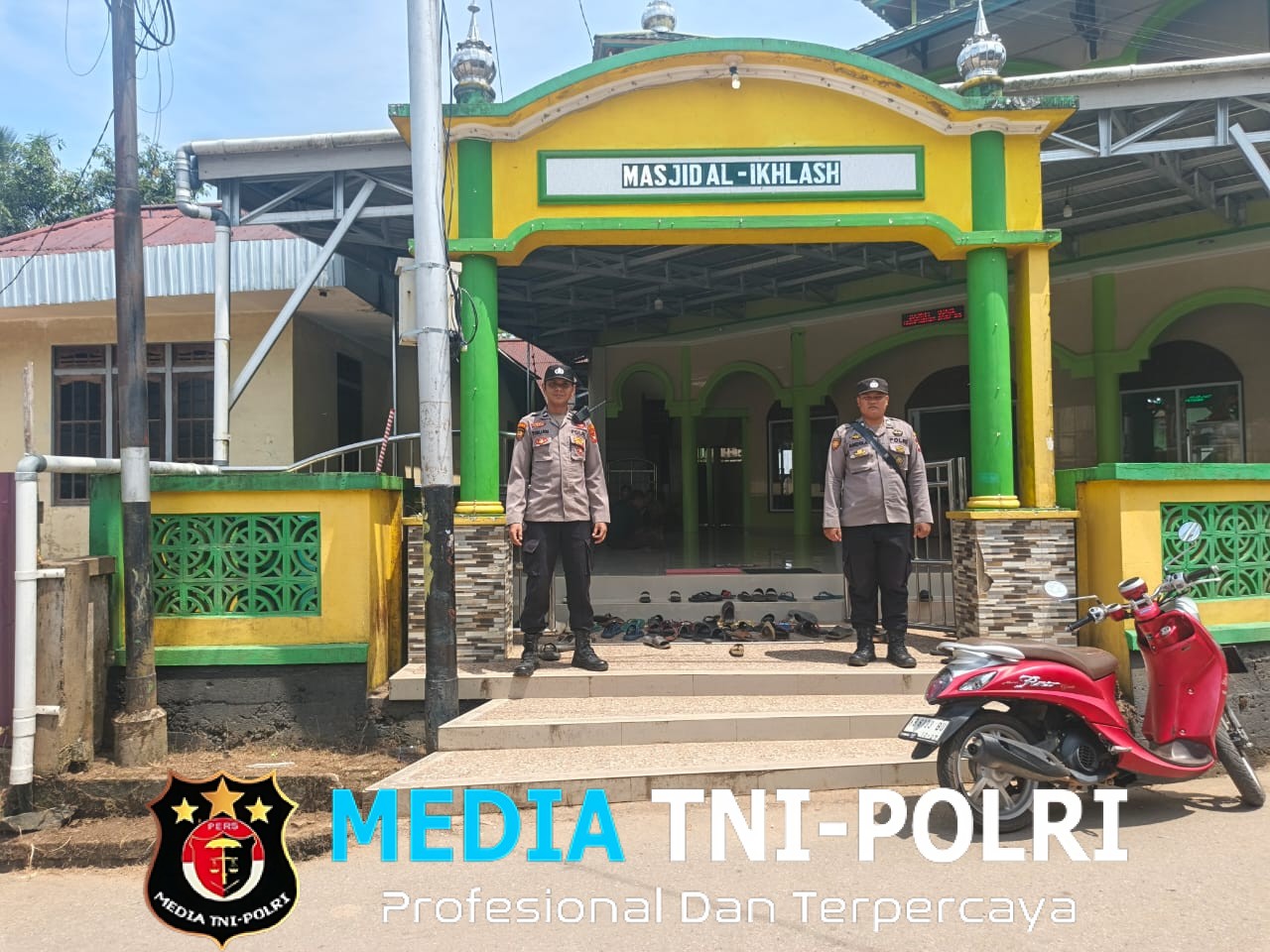 Samapta Polsek Menyuke Lakukan Pengamanan Sholat Jum’at