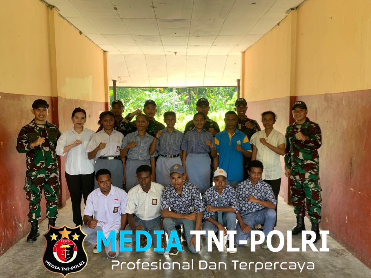 Sambut HUT RI ke-80, Satgas Yonif 131/Brajasakti Latih Paskibra di Perbatasan RI-PNG