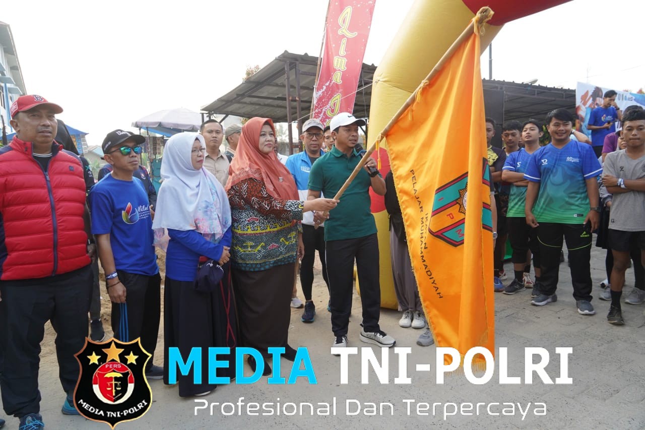 Bupati dan Wakil Bupati Pringsewu Lepas Peserta Fun Run