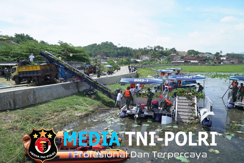 Jadi Inisiator Gerakan Pembersihan Situ Bagendit, TNI AD Libatkan Seluruh Komponen Bangsa