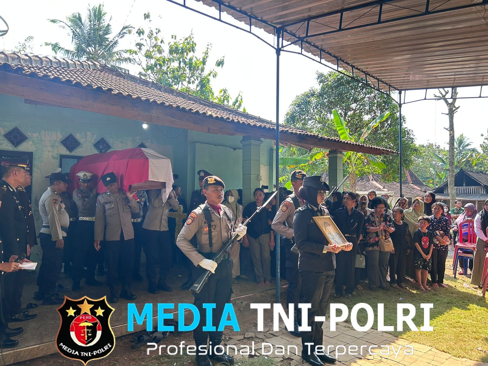 Wujud Penghargaan dan Empati, Polres Wonogiri Gelar Upacara Dinas untuk Almarhum Aiptu Aris Ba Polres Sukoharjo