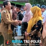 Silaturahmi Ke SMPN 1 Pringsewu, Bupati Riyanto Pamungkas Jadi Pembina Upacara Bendera