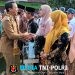 Silaturahmi Ke SMPN 1 Pringsewu, Bupati Riyanto Pamungkas Jadi Pembina Upacara Bendera