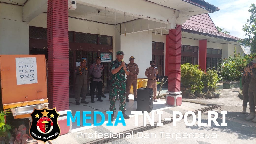 Kodim 1015/Sampit Bersama Polres Kotim Dan Satpol PP Kabupaten Kotawaringin Timur Laksanakan Penertiban Pedagang