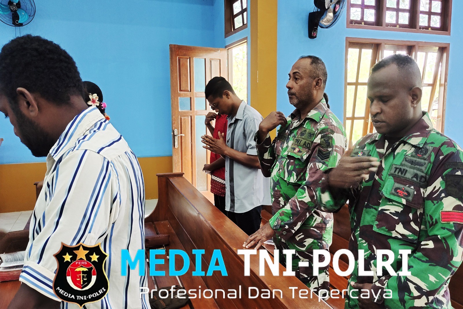 Di Tengah Misi Pengabdian, Perjurit TMMD Kokohkan Iman Bersama Rakyat