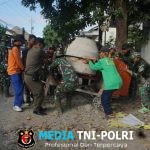 Kompak…!! Satgas TMMD Reguler Ke-125 Kodim 0735/Surakarta Bersama Warga Pindahkan Mesin Molen