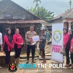 Kapolres Tanggamus Berama Bhayangkari Turun Langsung Bantu Warga Terdampak Banjir di Kecamatan BNS