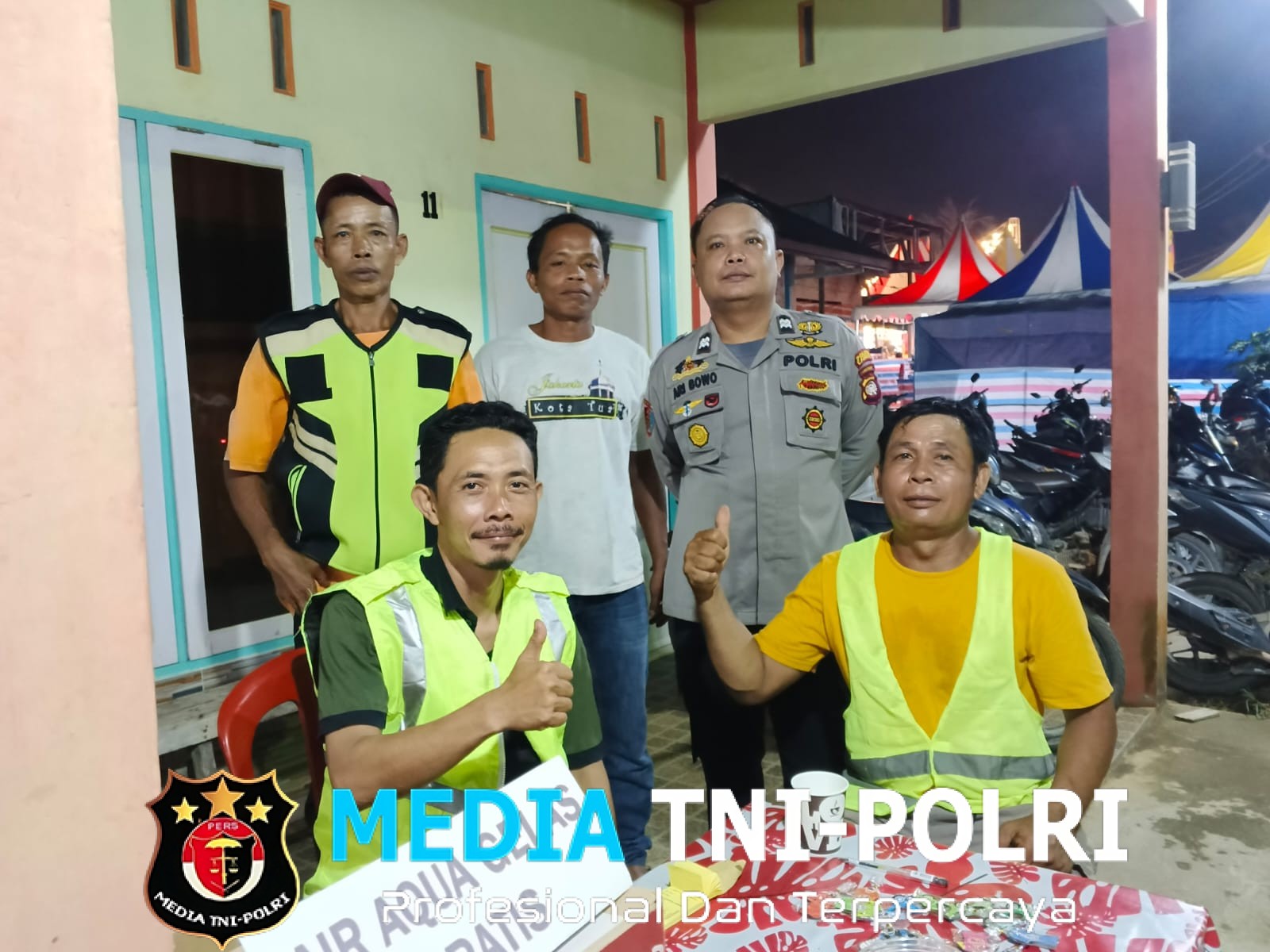 Patroli Malam di Titik Nongkrong Warga, Polsek Sengah Temila Imbau Jaga Kamtibmas