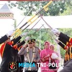 Penuh Haru dan Bangga Diwarnai Tradisi Lokal, Polres Wonogiri Lepas AKBP Jarot dan Sambut AKBP Wahyu dengan Kehangatan