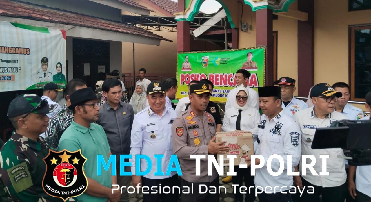Bersama Bupati, Kapolres Tanggamus Tinjau Wilayah Terdampak Banjir dan Berikan Bahan Pokok