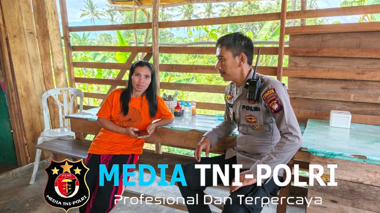 Polisi Sambangi Warga, Satpam Bank dan Toko Sampaikan Pesan Kamtibmas dengan Humanis