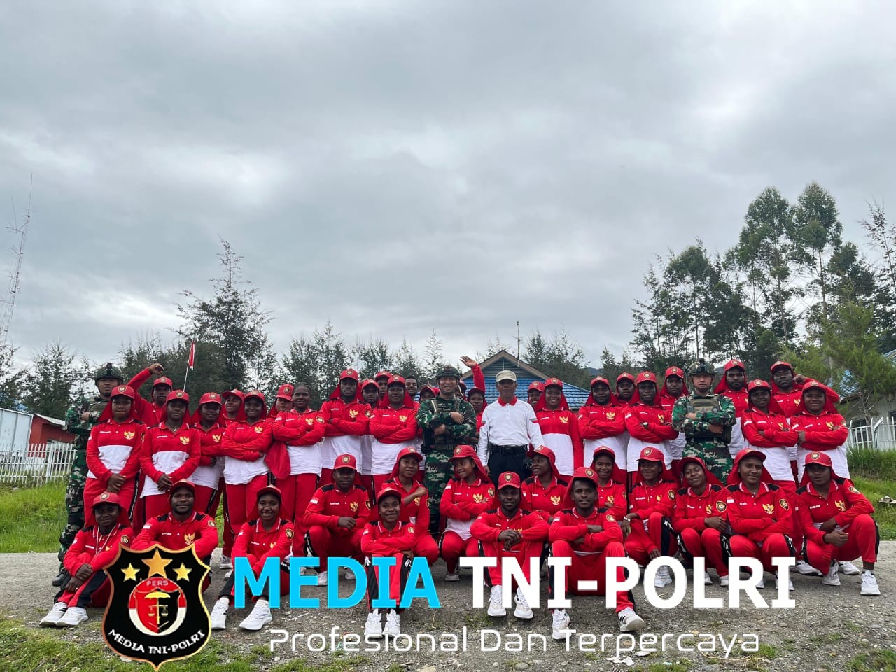 Satgas Yonif 700/WYC Latih Paskibraka Kabupaten Puncak, Semangat Merah Putih Berkobar di Tanah Papua