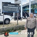 Pengamanan Sholat Jumat Oleh Polsek Ngabang Di Masjid Baiturrahman Terpantau Aman Kondusif