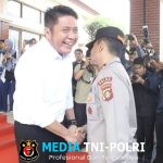 Kapolda Sumsel Sambut Kedatangan Ibu Wakil Presiden RI di Bandara SMB II Palembang