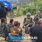 Satgas Yonif 700/WYC Anjangsana ke Kampung Gigobak Pelayanan Kesehatan Jadi Bukti Kepedulian TNI