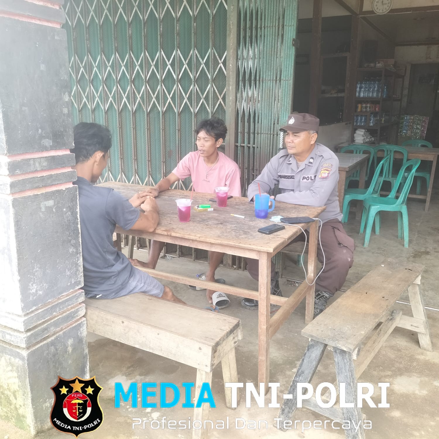 Laksanakan Patroli Siang, Anggota Polsek Meranti Ajak Masyarakat Cegah Karhutla